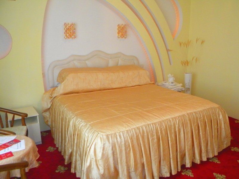 Gloria Mini-Hotel Chisinau Luaran gambar